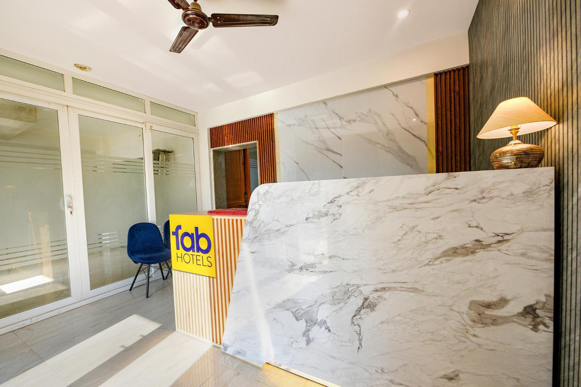 Fabhotel Ar Suites Gurgáon Kültér fotó