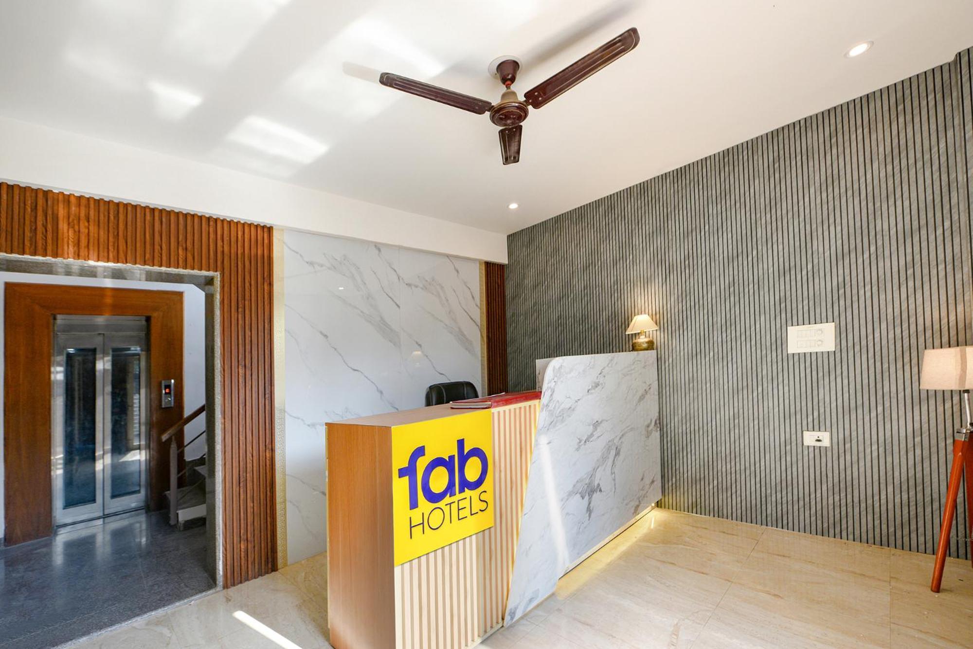 Fabhotel Ar Suites Gurgáon Kültér fotó