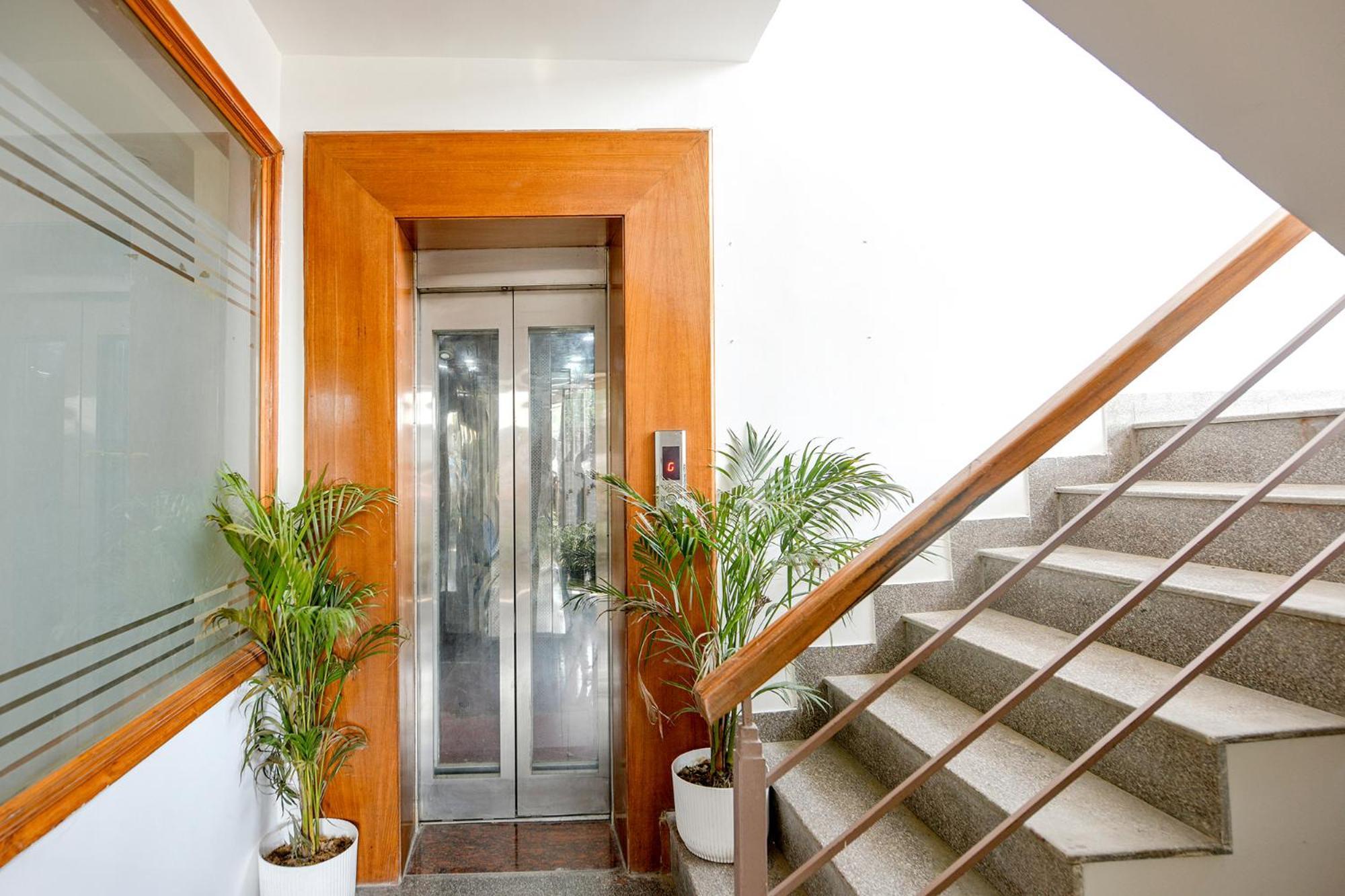 Fabhotel Ar Suites Gurgáon Kültér fotó